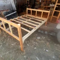تخت چوبی قابل استفاده در قهوه خانه ها و کافه ها