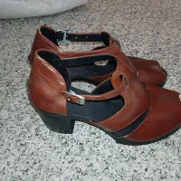 کفش تابستونی  پاشنه ۵سانت سایز ۴۰  قهوه ای خوشرنگ