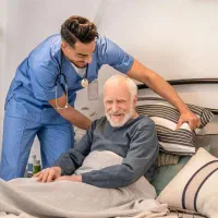 استخدام پرستار جهت نگهداری از آقای سالمند
