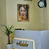 میز ناخن و کانتر و آینه دوطرفه