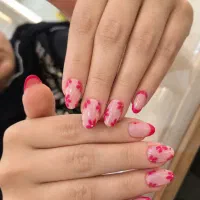 کاشت و اموزش ناخن تخفیف 20درصدی