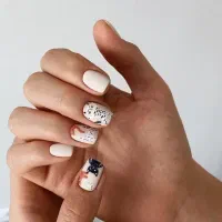 کلیه خدمات کاشت و ژلیش ناخن و پدیکور