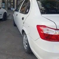 ماشین  ساینا در حد بدون رنگ صفر