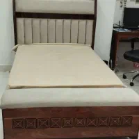 تختخواب در حد نو