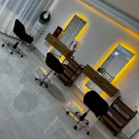 نیازمند لاین مژه و فیشیال و ناخن و مکاپ