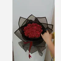 گل روبانی قرمز رنگ
