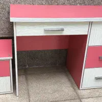میز تحریر و پاتختی ست صورتی