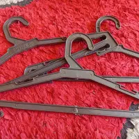 چوب لباسی پلاستیکی