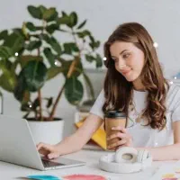 همکاری پاره وقت با گوشی ویژه بانوان
