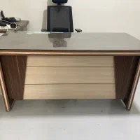 میز اداری و کانتر هایگلاس درحد نو تهرانپارس