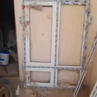 دو عدد پنجره آلومنیوم نوع به فروش میرسد
