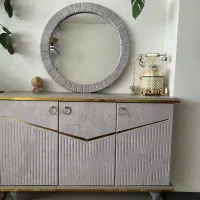 کنسول و‌اینه در حد نو  بسیار سالم. دوساله خریدم