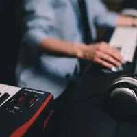 ۱ قطعه موسیقی به همراه ملودی ترانه و تنظیم