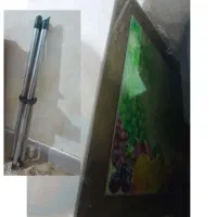 میز شیشه ای باپایه های تاشو