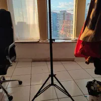 سه پایه دوربین و پروژکتور