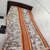 تخت چوپی سالم سالم فقط تشک نداره همچی کامل