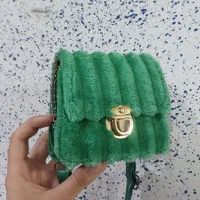 کیف پشمی سبز