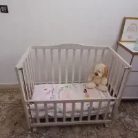 تخت کودک به همراه طوری مناسب خواب کودک