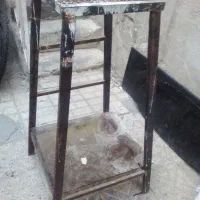 چهار‌پایه‌فلزی‌‌