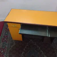 میز تحریر در حد‌نو