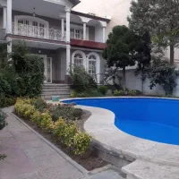 ویلا با ۳ طبقه بنا جمعا ۷۰۰ متربنا در ۶۰۰ متر زمین