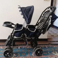 کالسکه دو قلو