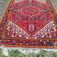 یک فرش به فروش می‌رسد