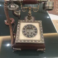 تلفن رومیزی سلطنتی