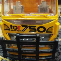 کامیون جرثقیل و تراکتور به همراه یدک کش