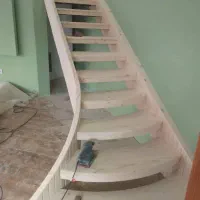 نجاری ساخت پله چوبی و نصب نرده چوبی