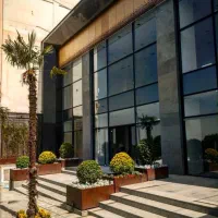 300-متر-تجاری-300-متر-پارکینگ-تجاری-بر-بلوار-ارتش