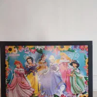 تعدادی لباس و تابلو در حد نو