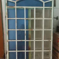 دوعدد پنجره اهنی محکم