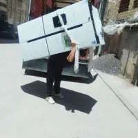 کارگر اثاث کشی ماهر و با تجربه