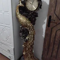 ساعت ایستاده طاووس