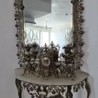 اینه و میز برنزی