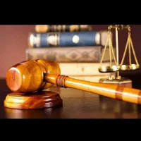 وکیل پایه یک دادگستری
