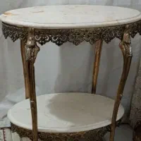 میز خاطره  بزرگ قدیمی دو طبقه بژ طلایی با سنگ مرمر