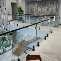 نرده شیشه ای با طراحی مدرن