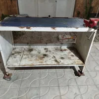 میز کار اهنی با گیره