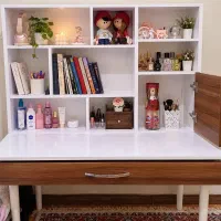 میز تحریر همراه با کتابخانه