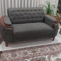 مبل هفت نفره کاملا سالم همراه با میز جلو مبلی