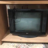 تلوزیون با میز