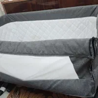تخت کنار مادر زویه