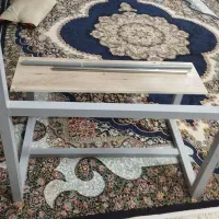 دار قالی با نیمکت که به آن وصل است