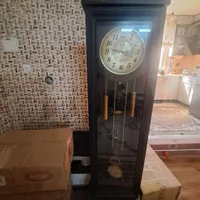 ساعت ایستاده چوبی کاملاسالم کارمیکنه