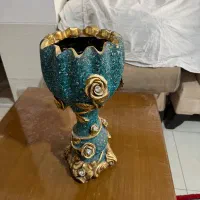 یک عدد گلدان دکوری فیروزه ای