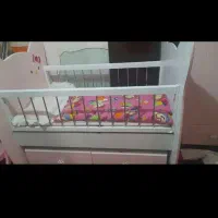 تخت خواب و کمد