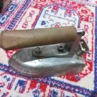 اتو سنگی قدیمی