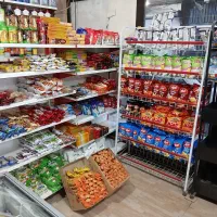 قفسه ایستاده